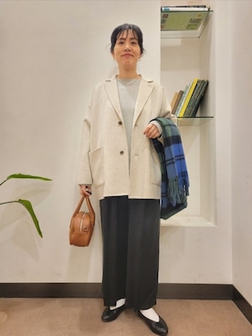 「アイテム（マフラー）」を使った、浪口　絵美さん（レディース・164cm）の秋コーディネート