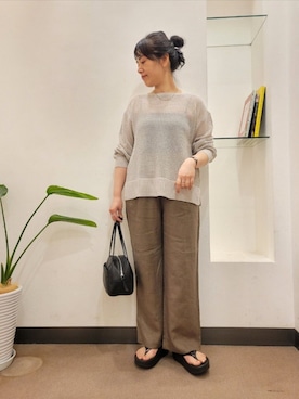 「URBAN RESEARCH DOORS（アーバンリサーチドアーズ）のFolna　ソフトレザーボストンバッグ（ボストンバッグ、ブラック系）」を使った、浪口　絵美さん（レディース・164cm）の春コーディネート