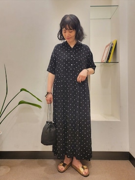 「folna（フォルナ）のFolna　LEATHER DRAWSTRING BAG（ショルダーバッグ、ブラック系）」を使った、浪口　絵美さん（レディース・164cm）の夏コーディネート
