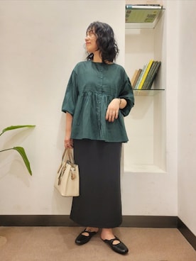 「オンオフ兼用」｜「アイテム（バッグ）」を使った、浪口　絵美さん（レディース・164cm）の秋コーディネート