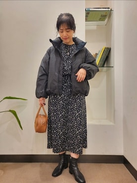「アイテム（ダウンジャケット/コート）」を使った、浪口　絵美さん（レディース・164cm）の秋コーディネート