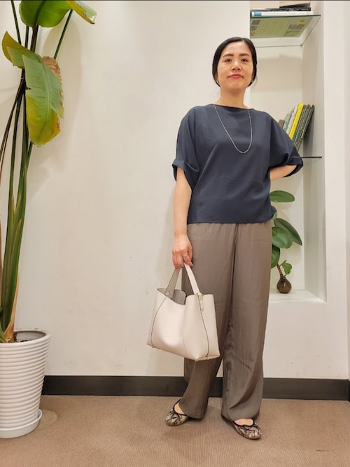 極美品　アーバンリサーチドアーズ　リネンバックタックブラウス　ネイビー URBAN RESEARCH DOORS｜リネンバックタックブラウス | Rakuten