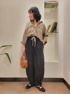 「URBAN RESEARCH DOORS（アーバンリサーチドアーズ）のスクエアトゥリボンミュール（サンダル）」を使った、浪口　絵美さん（レディース・164cm）の秋コーディネート