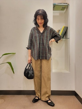 「アイテム（チノパンツ）」を使った、浪口　絵美さん（レディース・164cm）の秋コーディネート