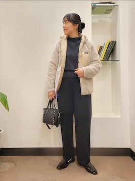 「リバーシブル」｜「アイテム（ローファー）」を使った、emiinamiiさん（レディース・164cm）の秋コーディネート