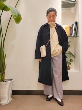 「ストレートパンツ」｜「アイテム（ステンカラーコート）」を使った、emiinamiiさん（レディース・164cm）の冬コーディネート