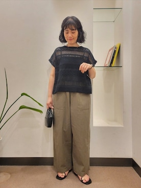 「URBAN RESEARCH DOORS（アーバンリサーチドアーズ）のTIDEWAY　ICY 2WAY BOSTON（ショルダーバッグ、ブラック系）」を使った、浪口　絵美さん（レディース・164cm）の夏コーディネート
