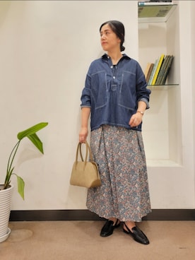 「アイテム（タンクトップ）」を使った、浪口　絵美さん（レディース・164cm）の秋コーディネート