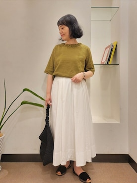 「URBAN RESEARCH DOORS（アーバンリサーチドアーズ）のリネンレーヨンバックリボンブラウス（シャツ/ブラウス、イエロー系）」を使った、浪口　絵美さん（レディース・164cm）の夏コーディネート