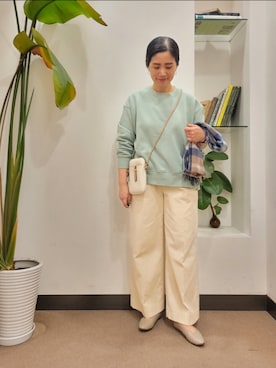 「URTECH」｜「アイテム（スウェット）」を使った、emiinamiiさん（レディース・164cm）の秋コーディネート