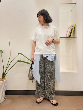「URBAN RESEARCH DOORS（アーバンリサーチドアーズ）の『UR TECH』コットンロールスリーブプルオーバー（Tシャツ/カットソー、ホワイト系）」を使った、浪口　絵美さん（レディース・164cm）の夏コーディネート