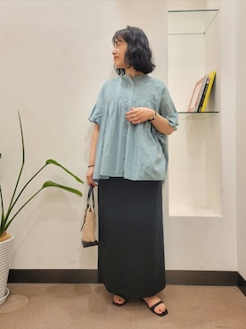 「RODE SKO（ロデスコ）の『雑材』メッシュ2WAYバッグ（ショルダーバッグ）」を使った、浪口　絵美さん（レディース・164cm）の夏コーディネート