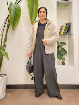 「アイテム（オールインワン・サロペット、グレー系）」を使った、浪口　絵美さん（レディース・164cm）の秋コーディネート