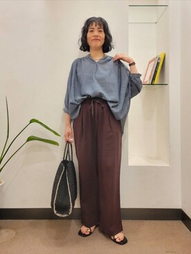 「URBAN RESEARCH DOORS（アーバンリサーチドアーズ）のペーパートートバッグ（トートバッグ、ブラック系）」を使った、浪口　絵美さん（レディース・164cm）の夏コーディネート