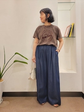 「URBAN RESEARCH DOORS（アーバンリサーチドアーズ）の『別注』TRIFFER×DOORS　2WAYミニショルダーバッグ（Shoulderbag、ホワイト系）」を使った、浪口　絵美さん（レディース・164cm）の夏コーディネート