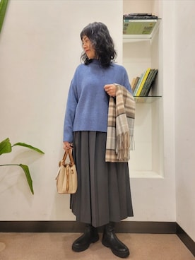「URBAN RESEARCH DOORS（アーバンリサーチドアーズ）のアイテム（マフラー）」を使った、浪口　絵美さん（レディース・164cm）の冬コーディネート