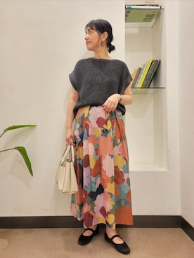 「URBAN RESEARCH DOORS（アーバンリサーチドアーズ）のリネンライクニットプルオーバー（ニット/セーター）」を使った、浪口　絵美さん（レディース・164cm）の秋コーディネート