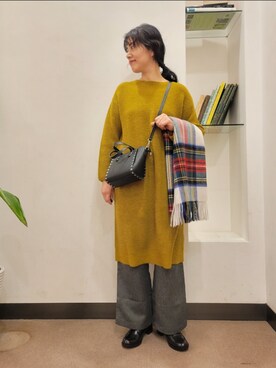 「ニットワンピース」｜「アイテム（イエロー系）」を使った、emiinamiiさん（レディース・164cm）の冬コーディネート