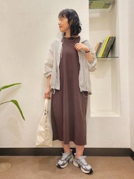 「アイテム（マウンテンパーカー）」を使った、浪口　絵美さん（レディース・164cm）の夏コーディネート