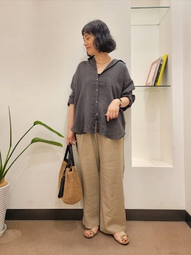 「URBAN RESEARCH DOORS(アーバンリサーチドアーズ)のアイテム(シャツ/ブラウス)」を使った、浪口 絵美さん(レディース・164cm)の夏コーディネート