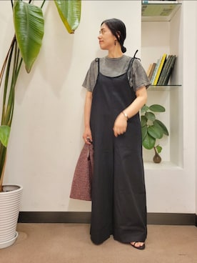 「URBAN RESEARCH DOORS WOMENS」｜「アイテム（オールインワン・サロペット）」を使った、浪口　絵美さん（レディース・164cm）の夏コーディネート