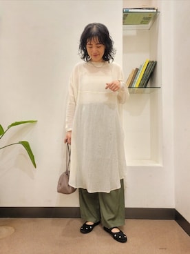 「アイテム（チュニック）」を使った、浪口　絵美さん（レディース・164cm）の夏コーディネート