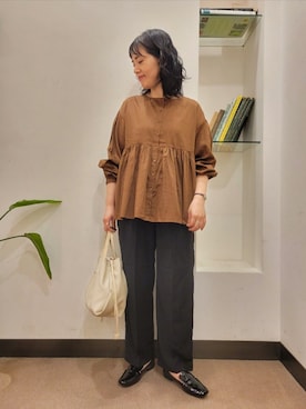 「アイテム（ローファー）」を使った、浪口　絵美さん（レディース・164cm）の秋コーディネート