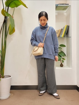 「URTECH」｜「アイテム（スウェット）」を使った、emiinamiiさん（レディース・164cm）の冬コーディネート