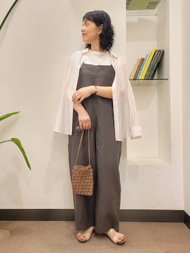 「アイテム（サロペット/オーバーオール、グレー系）」を使った、emiinamiiさん（レディース・164cm）の夏コーディネート