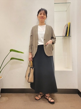 「URBAN RESEARCH DOORS（アーバンリサーチドアーズ）のノーカラージャケット（テーラードジャケット、ベージュ系）」を使った、浪口　絵美さん（レディース・164cm）の春コーディネート