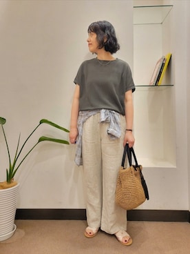 「URBAN RESEARCH DOORS（アーバンリサーチドアーズ）のチェックシアーシャツ（シャツ/ブラウス、ブルー系）」を使った、浪口　絵美さん（レディース・164cm）の夏コーディネート