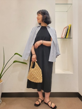 「URBAN RESEARCH DOORS（アーバンリサーチドアーズ）のアフリカンスクエア　ラフィアワンハンドルバッグ（Handbag、ベージュ系）」を使った、浪口　絵美さん（レディース・164cm）の夏コーディネート