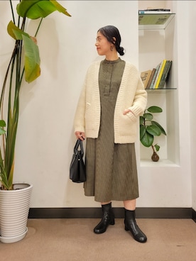 「チェックワンピース」｜「アイテム（ブーツ）」を使った、emiinamiiさん（レディース・164cm）の冬コーディネート