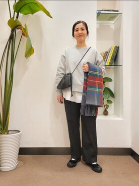 「URTECH」｜「アイテム（スウェット）」を使った、emiinamiiさん（レディース・164cm）の冬コーディネート