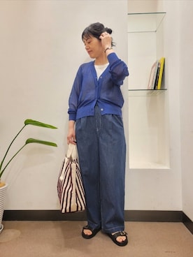 「URBAN RESEARCH DOORS（アーバンリサーチドアーズ）のbeej　LOOP STRIP BOX TOTEBAG（トートバッグ、ブラウン系）」を使った、浪口　絵美さん（レディース・164cm）の春コーディネート
