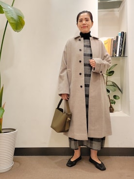 「チェックワンピース」｜「アイテム（ステンカラーコート）」を使った、emiinamiiさん（レディース・164cm）の秋コーディネート