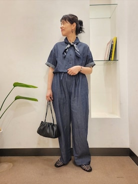 「URBAN RESEARCH DOORS（アーバンリサーチドアーズ）の大判ペイズリースカーフ（バンダナ/スカーフ）」を使った、浪口　絵美さん（レディース・164cm）の春コーディネート