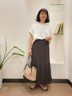 「URBAN RESEARCH DOORS（アーバンリサーチドアーズ）のクリンクルティアードスカート（スカート、ブラウン系）」を使った、浪口　絵美さん（レディース・164cm）の夏コーディネート