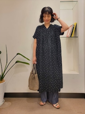 「URBAN RESEARCH DOORS（アーバンリサーチドアーズ）のリネンリヨセルドットワンピース（One piece dress、ブラック系）」を使った、浪口　絵美さん（レディース・164cm）の夏コーディネート
