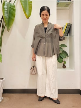 「かぐれ（カグレ）のコットン2タックワイドパンツ（その他パンツ）」を使った、浪口　絵美さん（レディース・164cm）の夏コーディネート