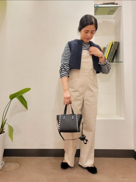 「ニットベスト」｜「アイテム（サロペット/オーバーオール）」を使った、emiinamiiさん（レディース・164cm）の秋コーディネート