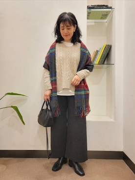 「アイテム（マフラー）」を使った、浪口　絵美さん（レディース・164cm）の秋コーディネート