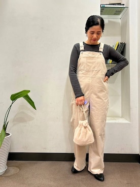 「骨格ウェーブ」｜「アイテム（オールインワン・サロペット）」を使った、浪口　絵美さん（レディース・164cm）の秋コーディネート