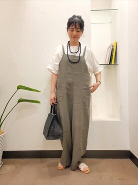 「アイテム（オールインワン・サロペット、グレー系）」を使った、浪口　絵美さん（レディース・164cm）の春コーディネート