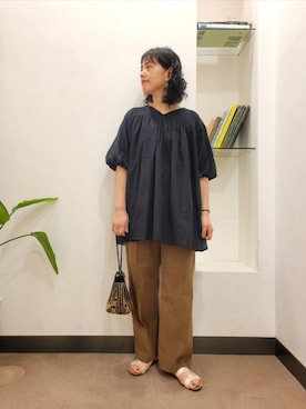 「アイテム（チュニック）」を使った、浪口　絵美さん（レディース・164cm）の夏コーディネート