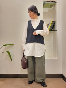 「アイテム（ローファー）」を使った、浪口　絵美さん（レディース・164cm）の秋コーディネート