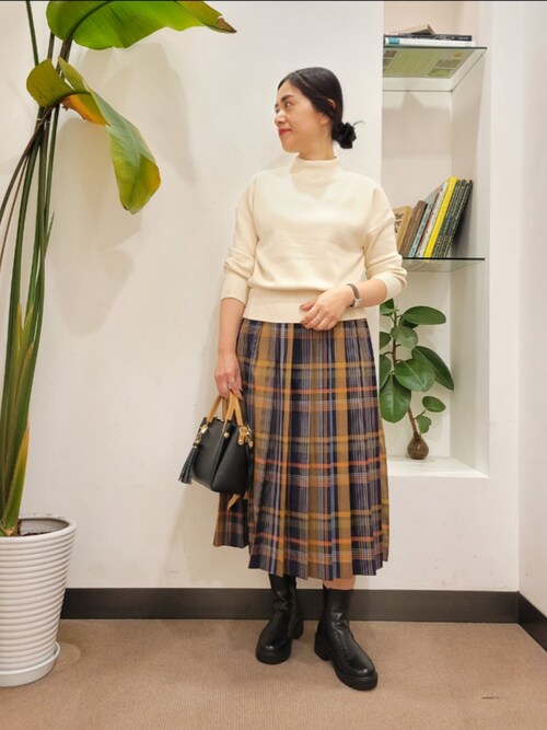 URBAN RESEARCH DOORS浪口 絵美さんのスカート「カラーチェックプリーツスカート(URBAN RESEARCH DOORS|アーバンリサーチドアーズ)」を使ったコーディネート