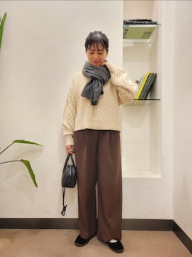 「アイテム（ストール/ショール）」を使った、浪口　絵美さん（レディース・164cm）の冬コーディネート