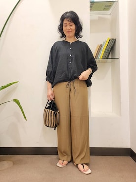 「URBAN RESEARCH DOORS（アーバンリサーチドアーズ）の『UVカット/接触冷感/吸水速乾』ドライタッチリラックスパンツ（その他パンツ）」を使った、浪口　絵美さん（レディース・164cm）の夏コーディネート