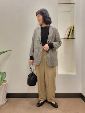 「URBAN RESEARCH DOORS（アーバンリサーチドアーズ）のカラミニュアンスジャケット（その他アウター、グレー系）」を使った、浪口　絵美さん（レディース・164cm）の秋コーディネート